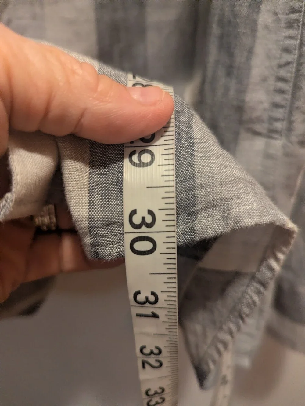 Banana Republic Men's Large Gray Vertical Stripe Long Sleeve Button-Down Shirt